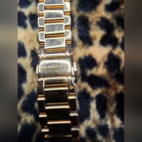 CLASSY MICHAEL KORS ROSE GOLD STAINLESS STEEL WATCH BAND ONLY 18MM 5" LONG - Picture 3 of 7